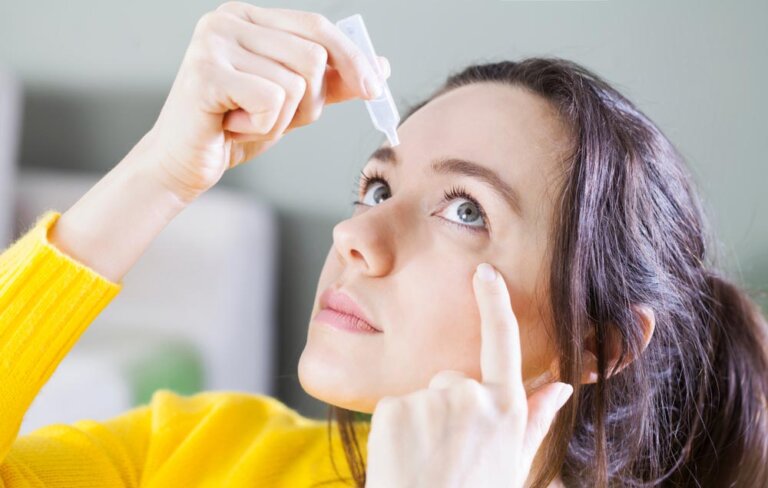 how to use eye drops